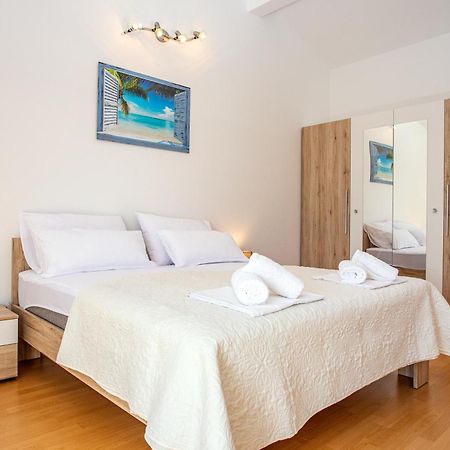 Apartments Adisa Omiš Eksteriør billede
