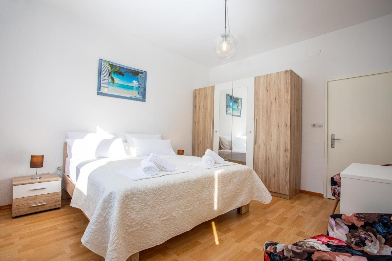Apartments Adisa Omiš Eksteriør billede