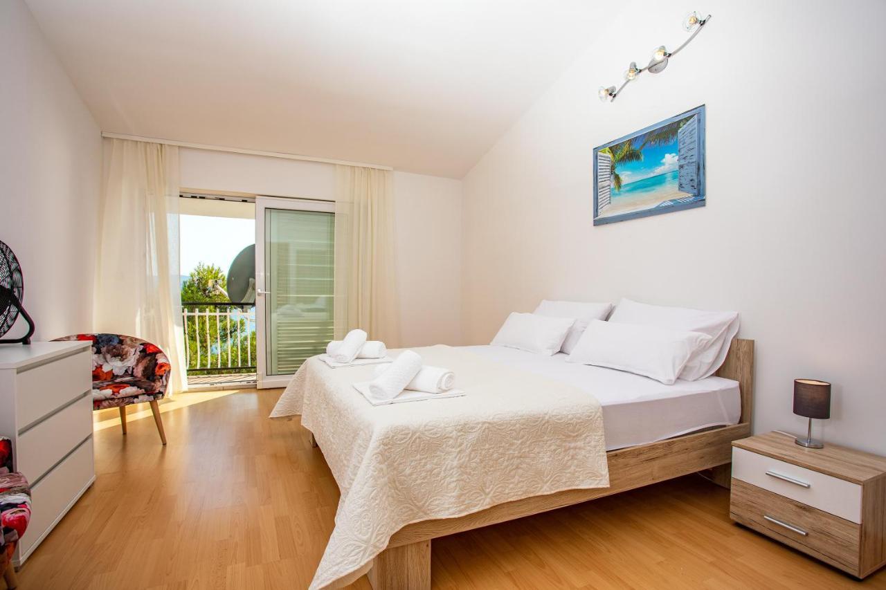 Apartments Adisa Omiš Eksteriør billede