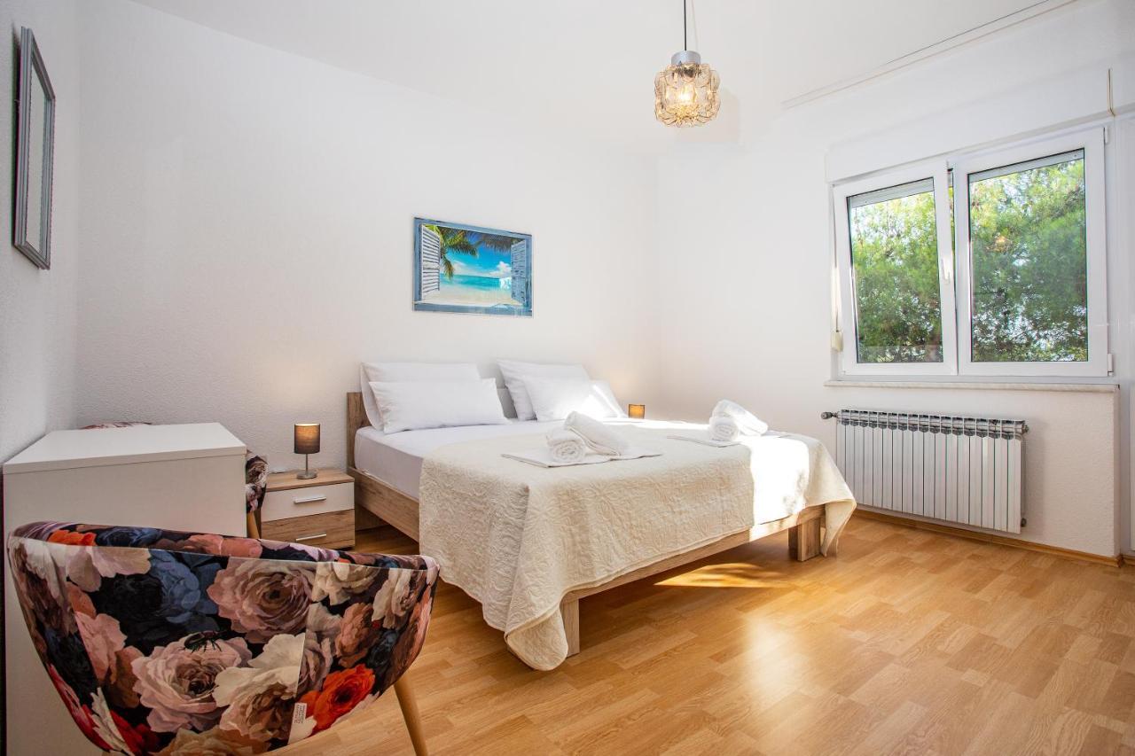 Apartments Adisa Omiš Eksteriør billede