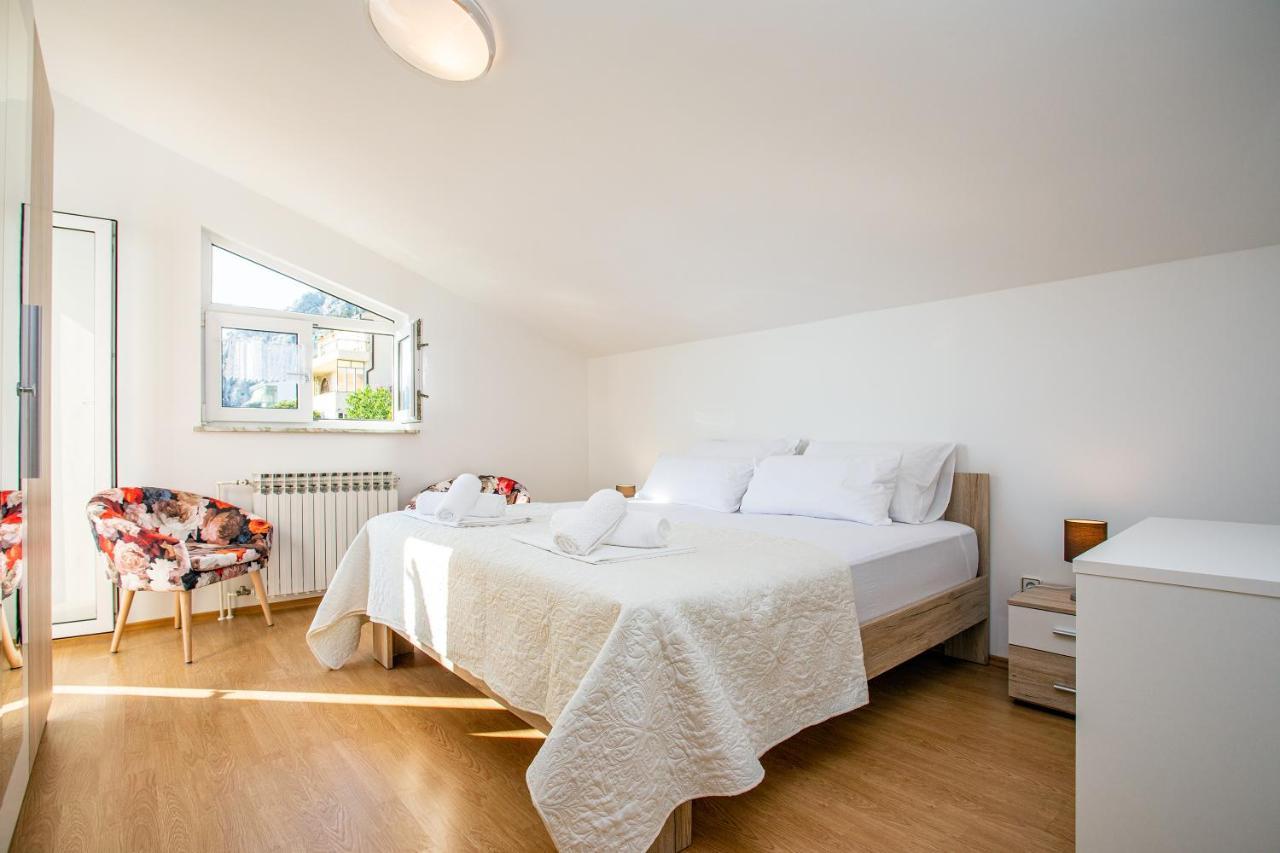 Apartments Adisa Omiš Eksteriør billede