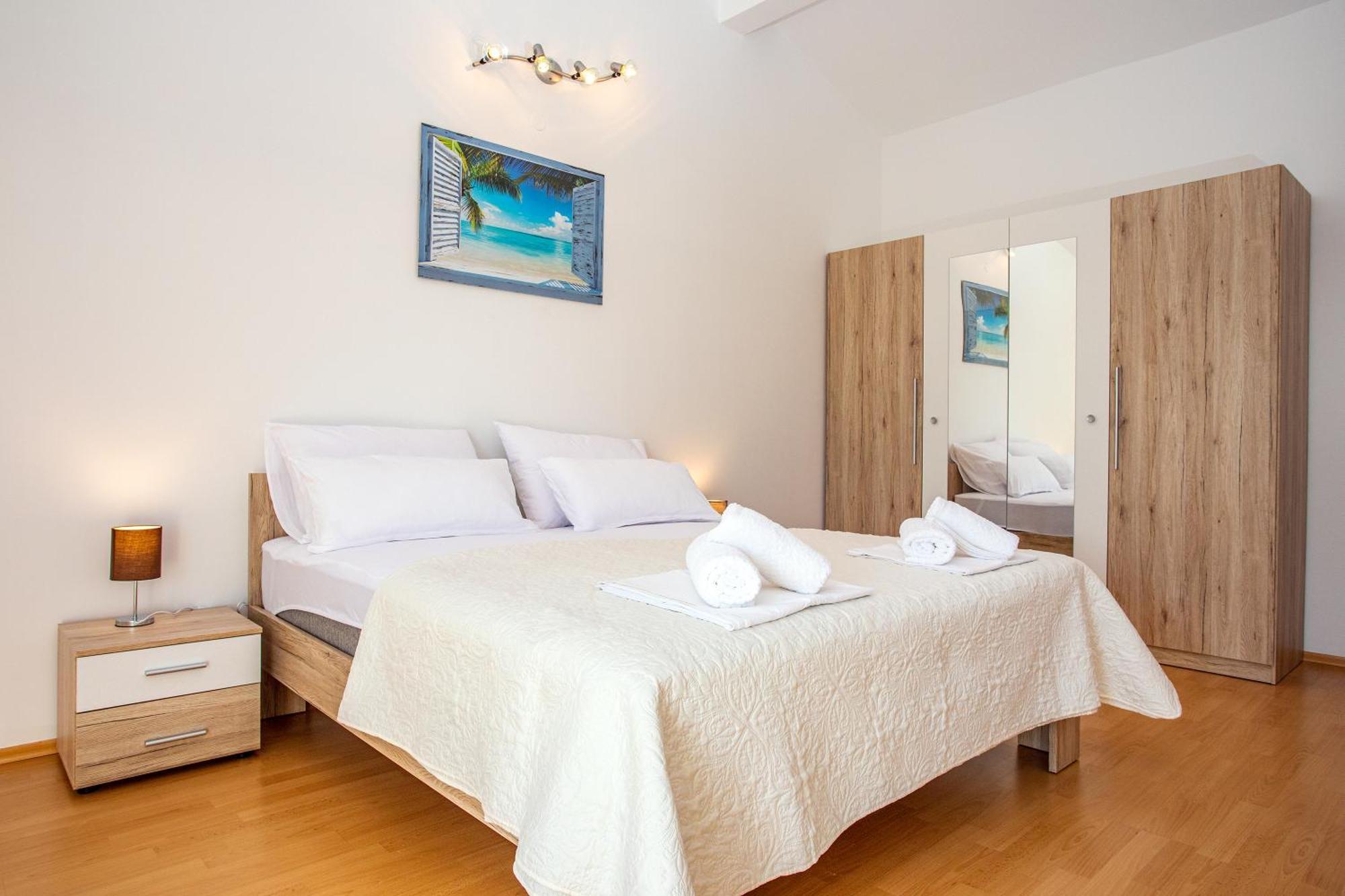 Apartments Adisa Omiš Eksteriør billede