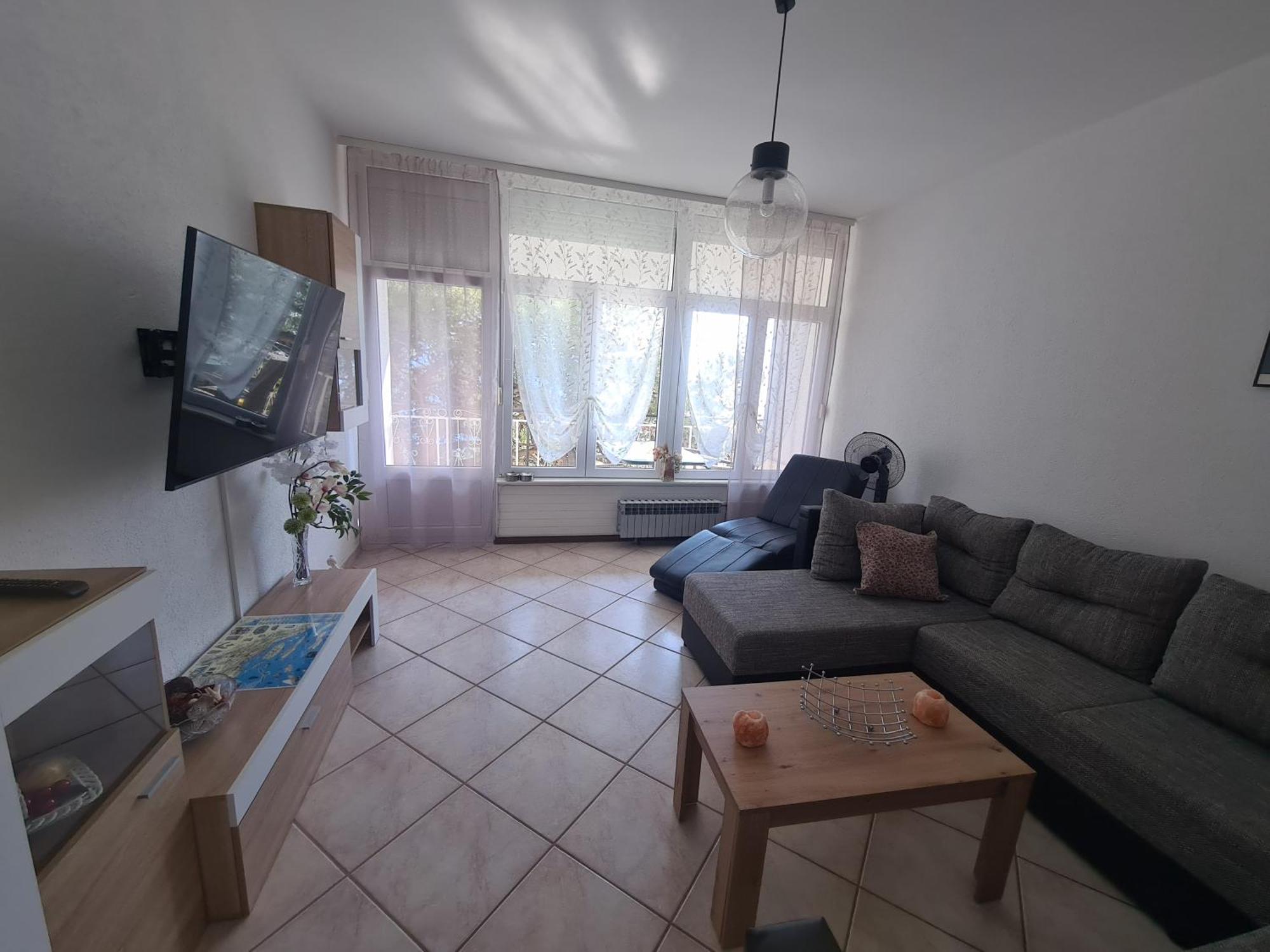 Apartments Adisa Omiš Eksteriør billede